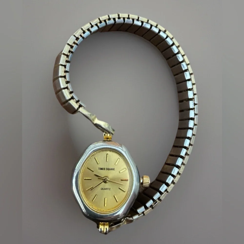 Vintage 1980’s Gold and Silver Times Square Quartz Watch needs battery